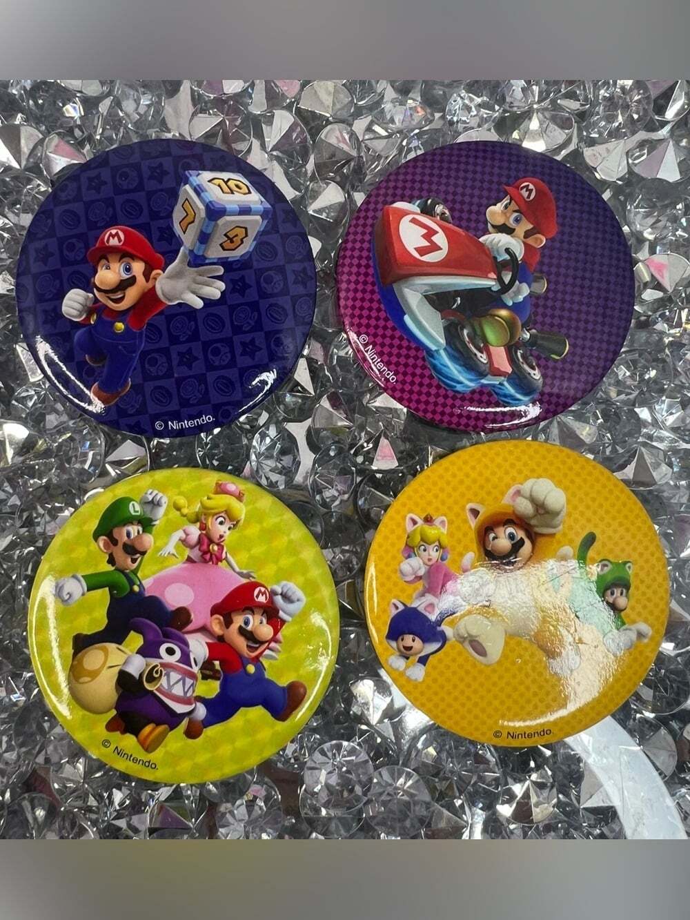 4 pins Nintendo Super Mario Assorted Party - Yellow, Purple, Blue, Green